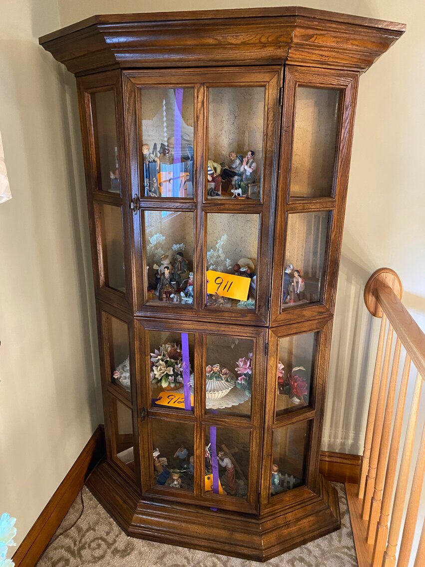 Image for Cardale, PA – Estate Auction: Fracine Ann Pavone: Jukebox, Player Piano, Top Quality Furnishings & Decorative Items, Kitchen Wares, Antique & Modern Collectibles, Trains, Dolls, and more!