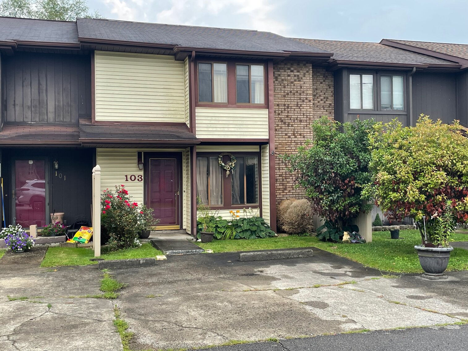 SOLD $90,750 - 2 Bedroom Townhome in a Convenient Location