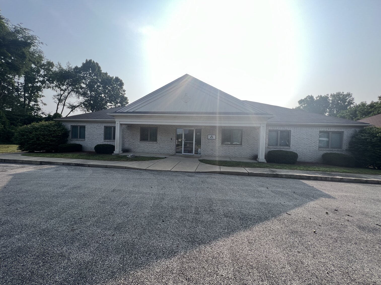 MINIMUM BID AUCTION 475,000! 1600 Smith Rd