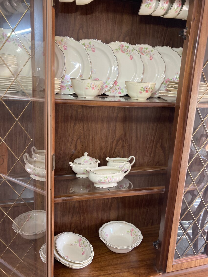 Image for Uniontown, PA – Moving Auction: 14’ Lund Aluminum Boat, Boat Accessories, Power Tools, Hand Tools, Lawn Furniture, and more!