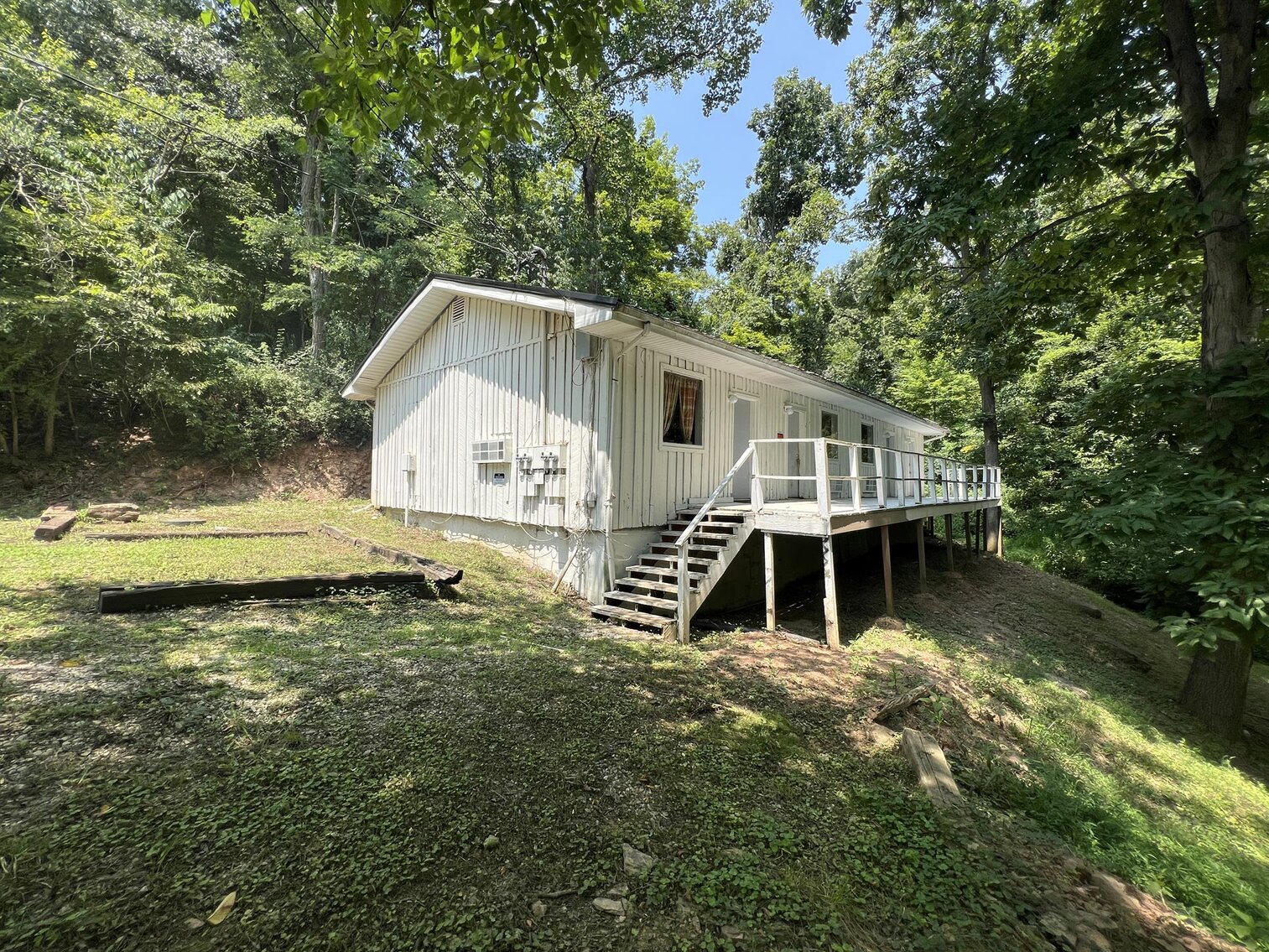 Image for SOLD $97,900 - Income Generating 4 Unit Apartment Building Near the VA Hospital