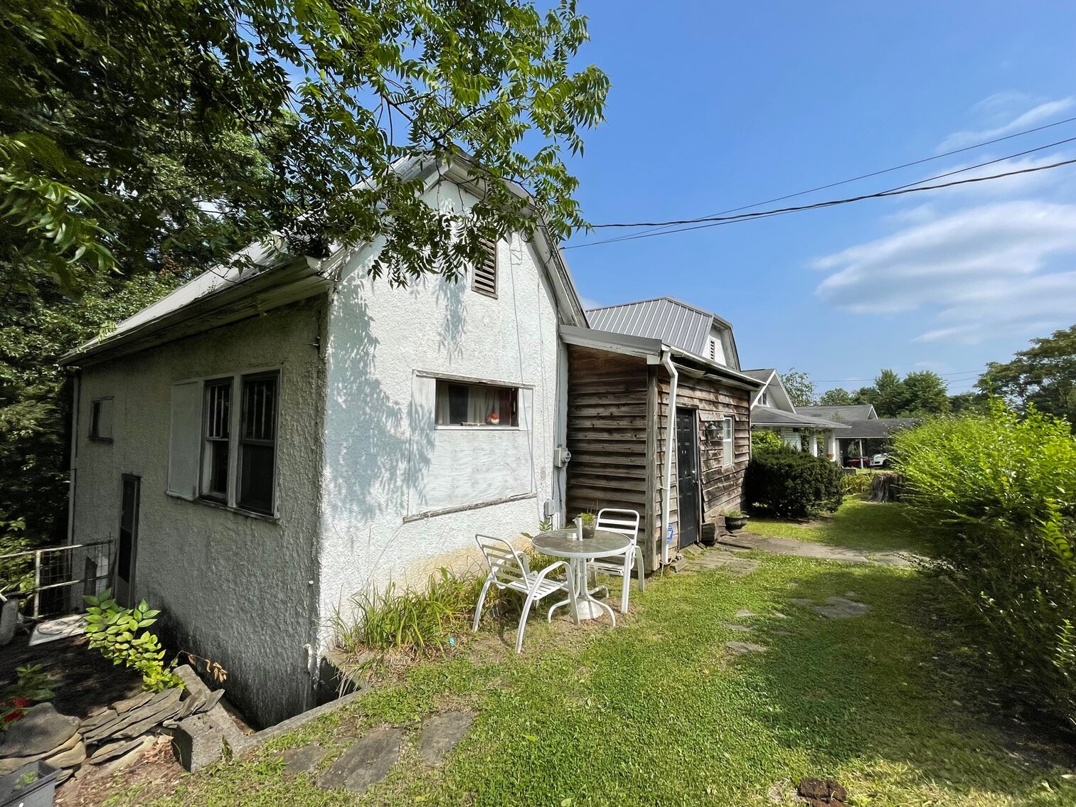 Image for SOLD $41,800 - 3 Bedroom in the South Hills Selling to the Highest Bidder