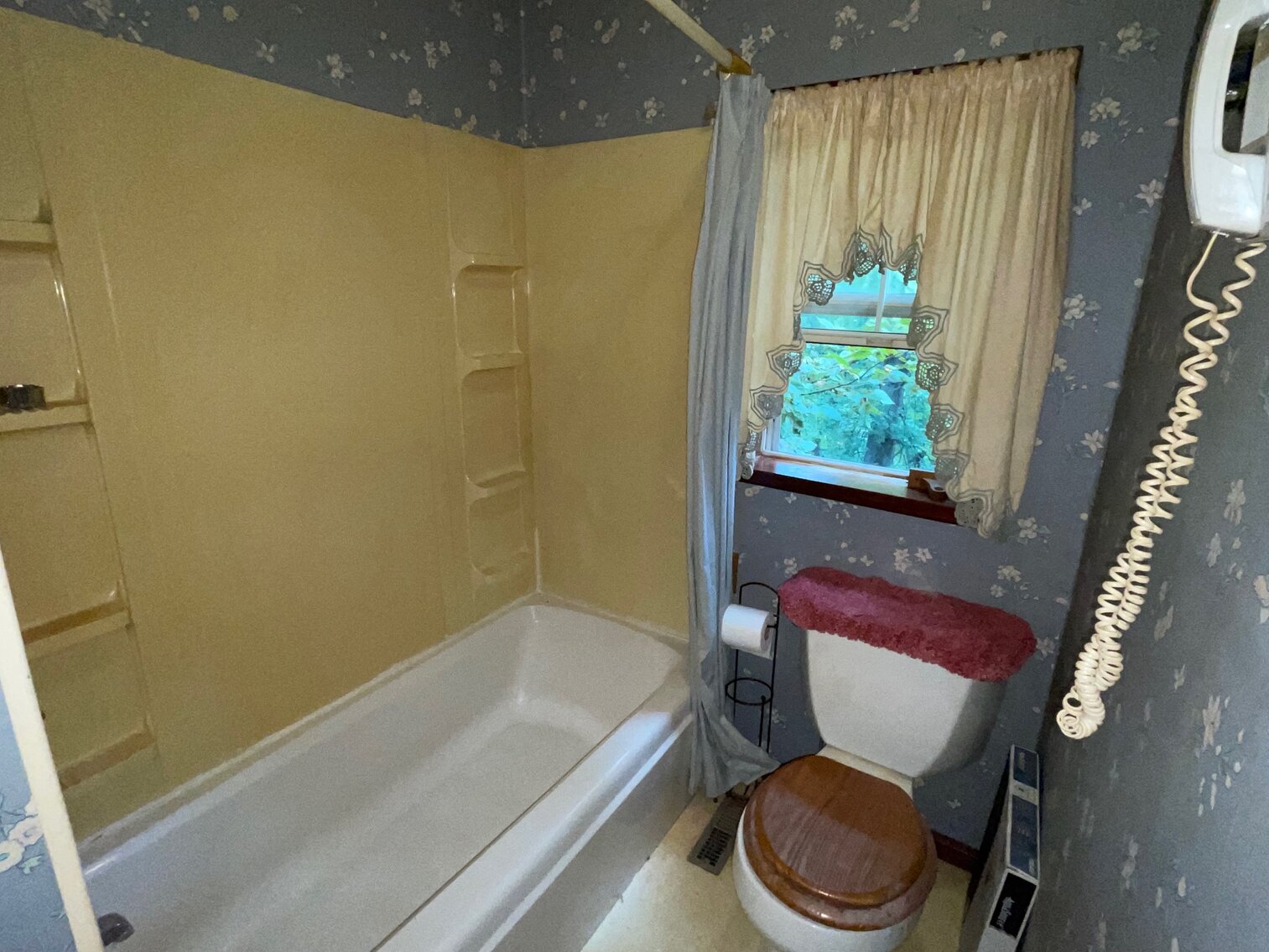 Image for SOLD $41,800 - 3 Bedroom in the South Hills Selling to the Highest Bidder