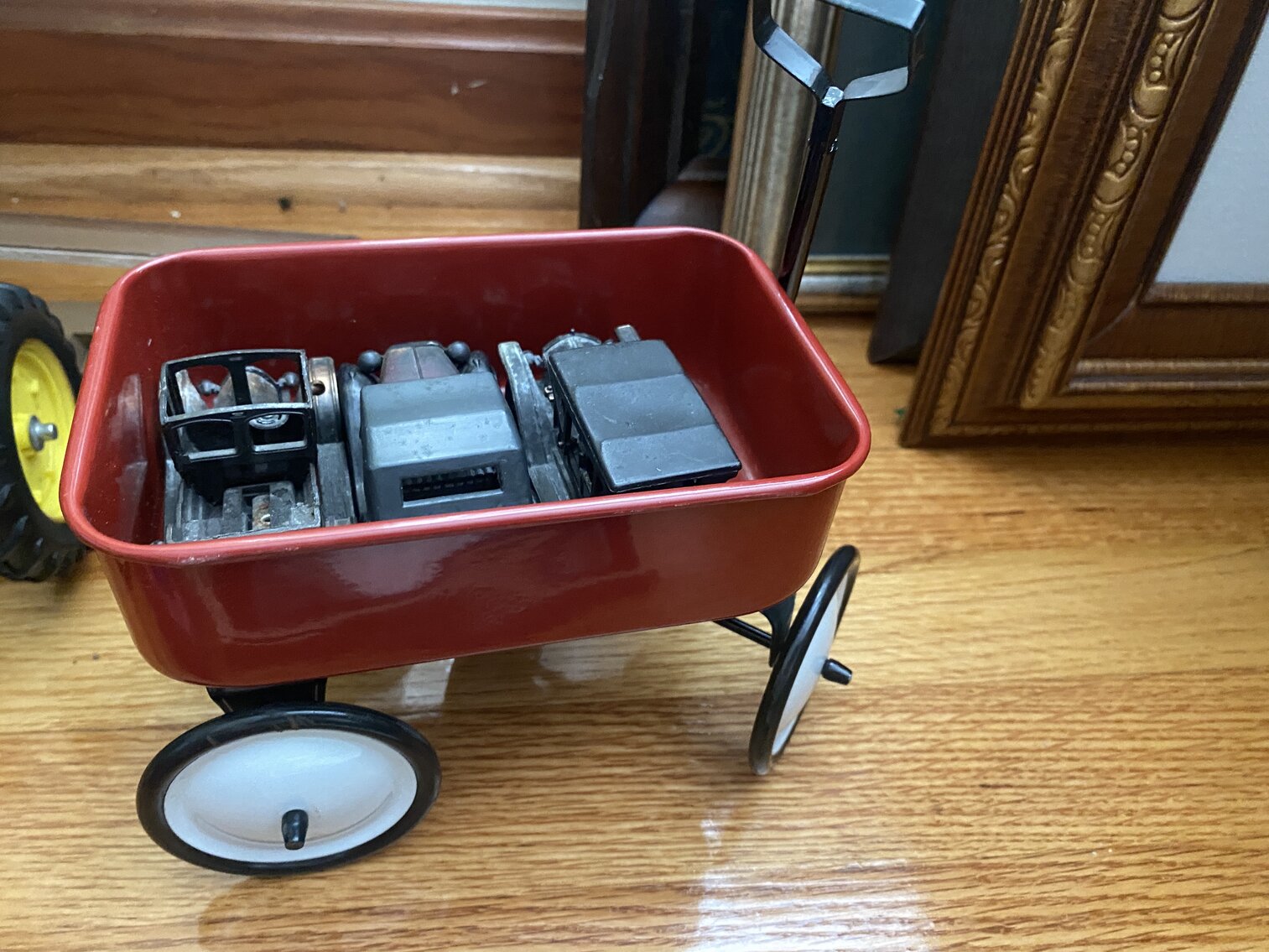 Image for Robert H. Fleenor Estate Sat. Aug. 26th @ 10:00 AM (PERSONAL PROPERTY ONLY) 16131 Fairview Rd. Bristol, Virginia 24201 * 