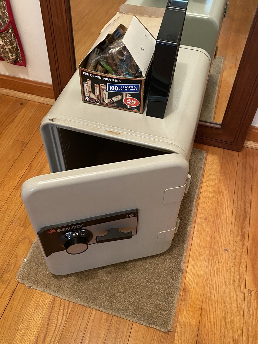 Image for Robert H. Fleenor Estate Sat. Aug. 26th @ 10:00 AM (PERSONAL PROPERTY ONLY) 16131 Fairview Rd. Bristol, Virginia 24201 * 