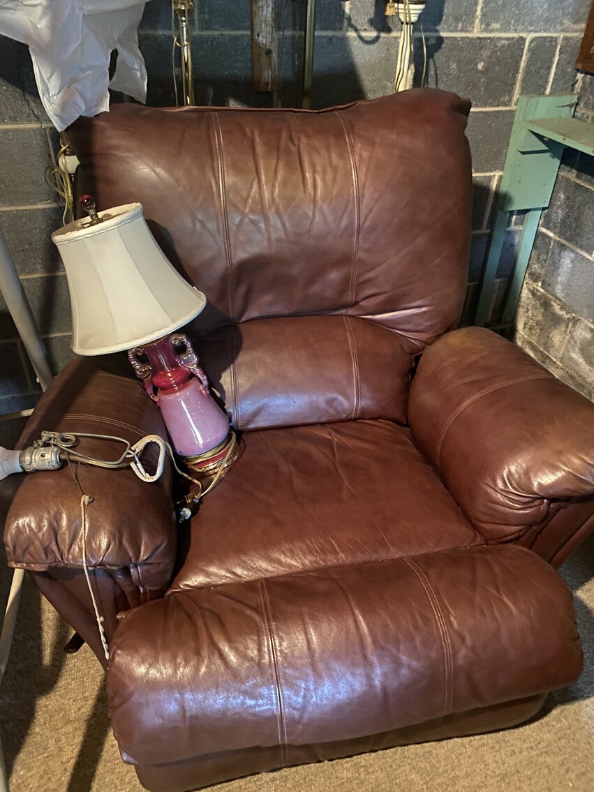 Image for Robert H. Fleenor Estate Sat. Aug. 26th @ 10:00 AM (PERSONAL PROPERTY ONLY) 16131 Fairview Rd. Bristol, Virginia 24201 * 