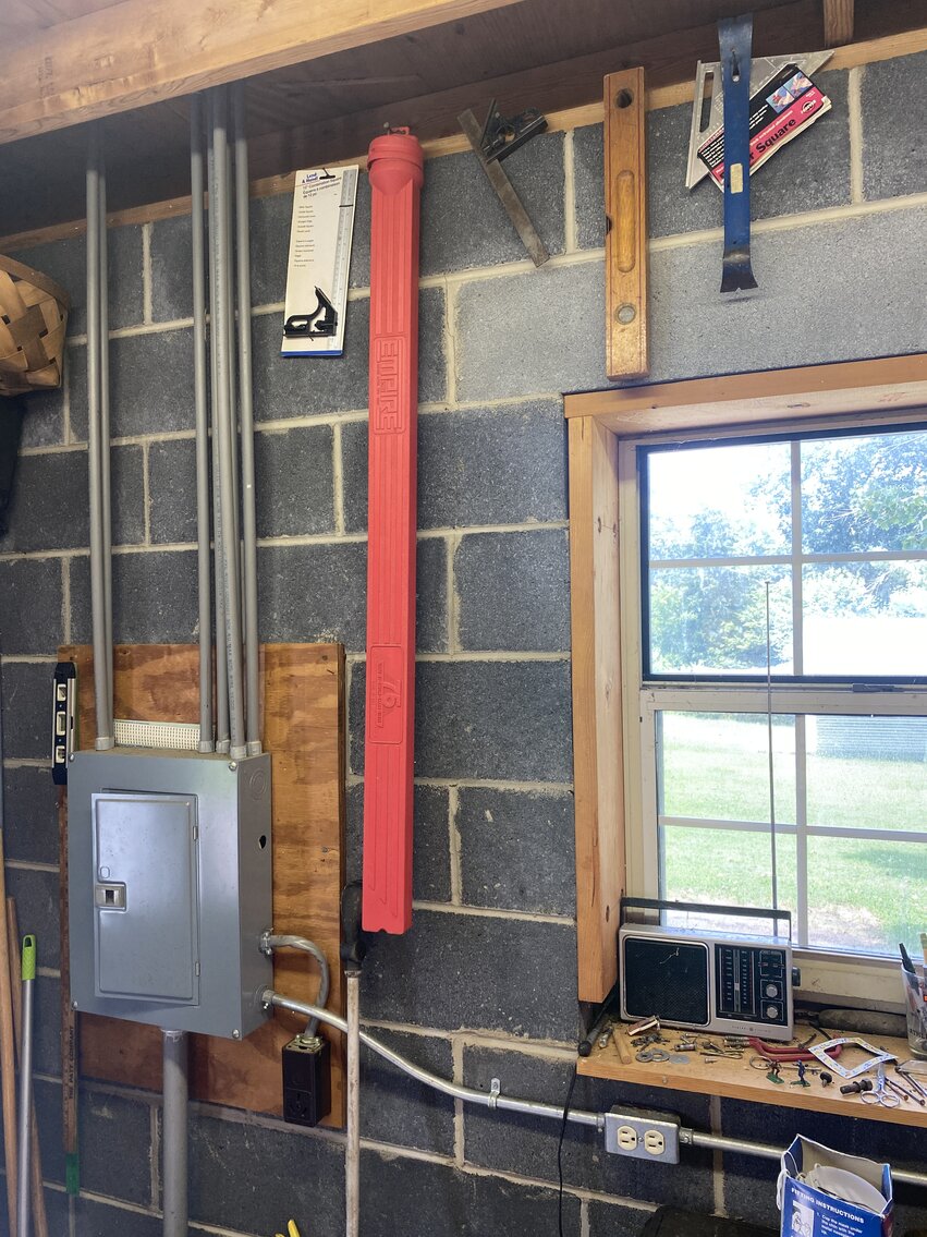 Image for Robert H. Fleenor Estate Sat. Aug. 26th @ 10:00 AM (PERSONAL PROPERTY ONLY) 16131 Fairview Rd. Bristol, Virginia 24201 * 