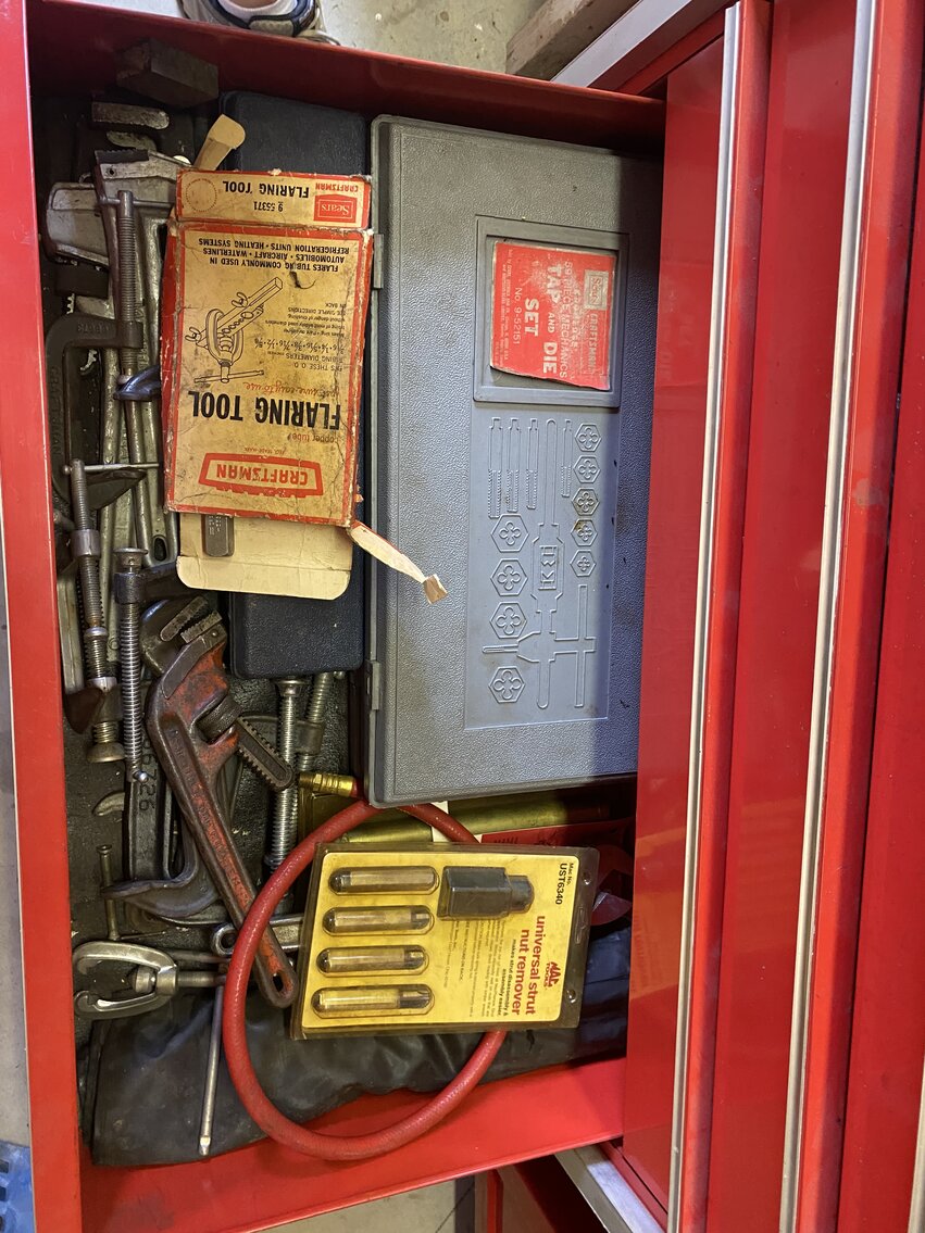 Image for Robert H. Fleenor Estate Sat. Aug. 26th @ 10:00 AM (PERSONAL PROPERTY ONLY) 16131 Fairview Rd. Bristol, Virginia 24201 * 