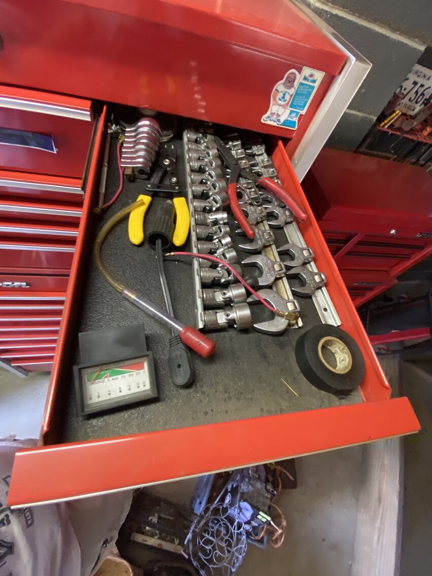 Image for Robert H. Fleenor Estate Sat. Aug. 26th @ 10:00 AM (PERSONAL PROPERTY ONLY) 16131 Fairview Rd. Bristol, Virginia 24201 * 