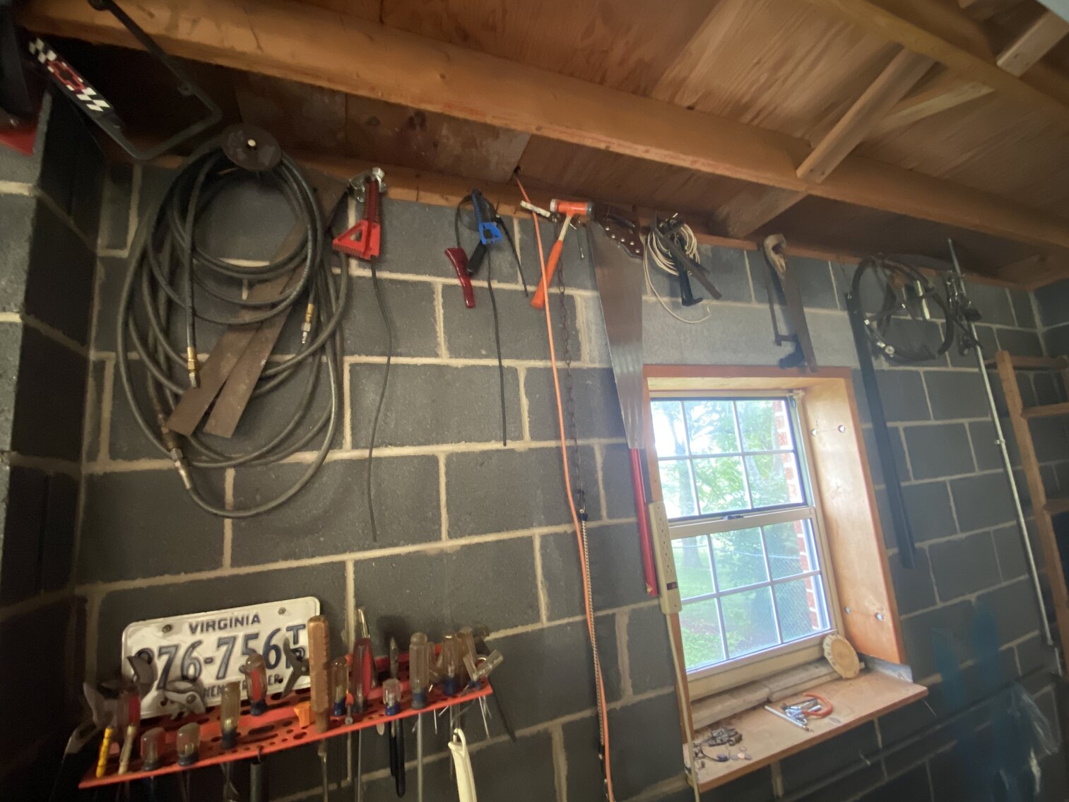 Image for Robert H. Fleenor Estate Sat. Aug. 26th @ 10:00 AM (PERSONAL PROPERTY ONLY) 16131 Fairview Rd. Bristol, Virginia 24201 * 