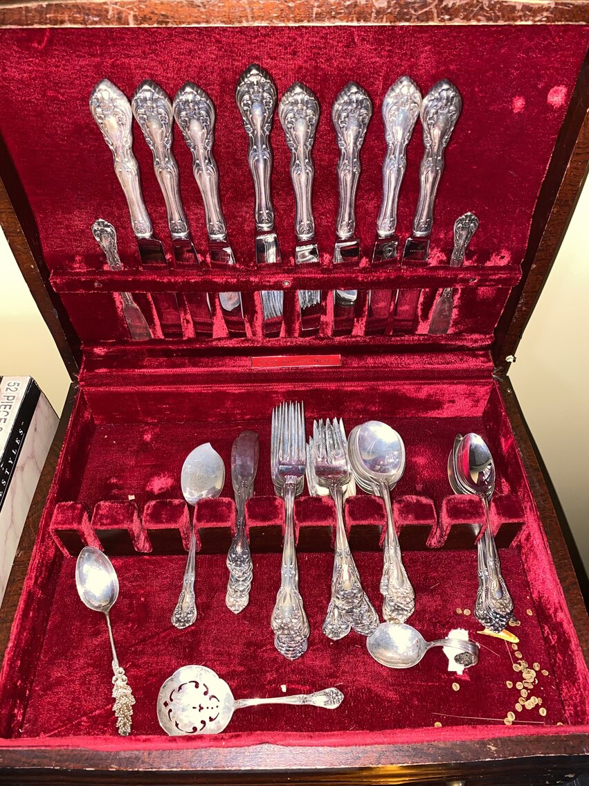 Image for New Martinsville, WV – High-Quality Household Items, Firearms, Baby Grand Piano, Glassware, and More!