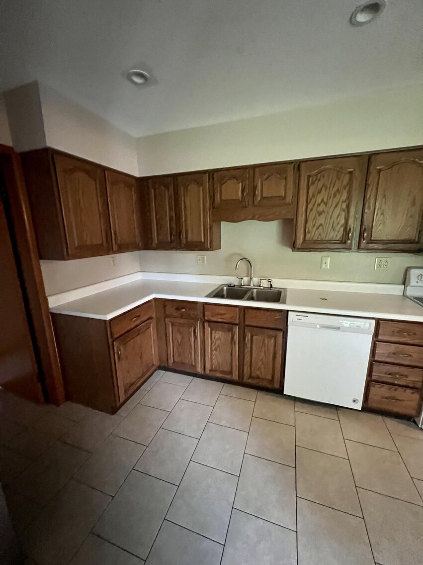 Image for SOLD $90,200 - 3 Bedroom Brick Ranch in Wonderful Neighborhood