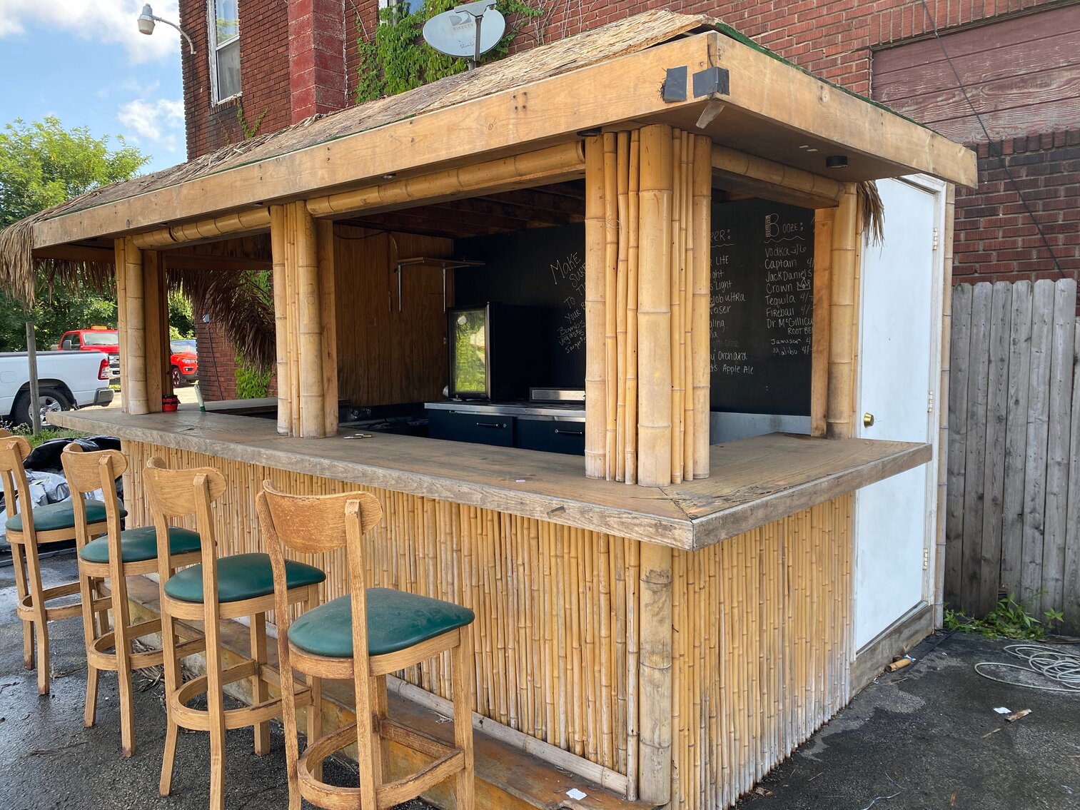 Waynesburg, PA Tommy Boys Tavern Restaurant Equipment, Coolers, Ice