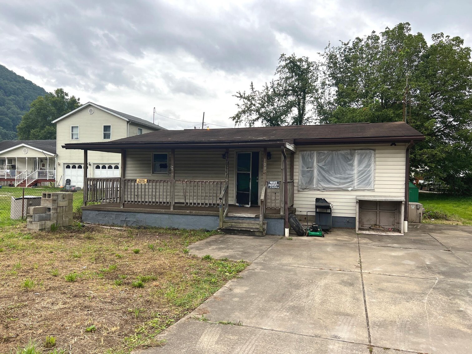 Image for SOLD $17,875 - 2 Bedroom in Belle Selling to the Highest Bidder