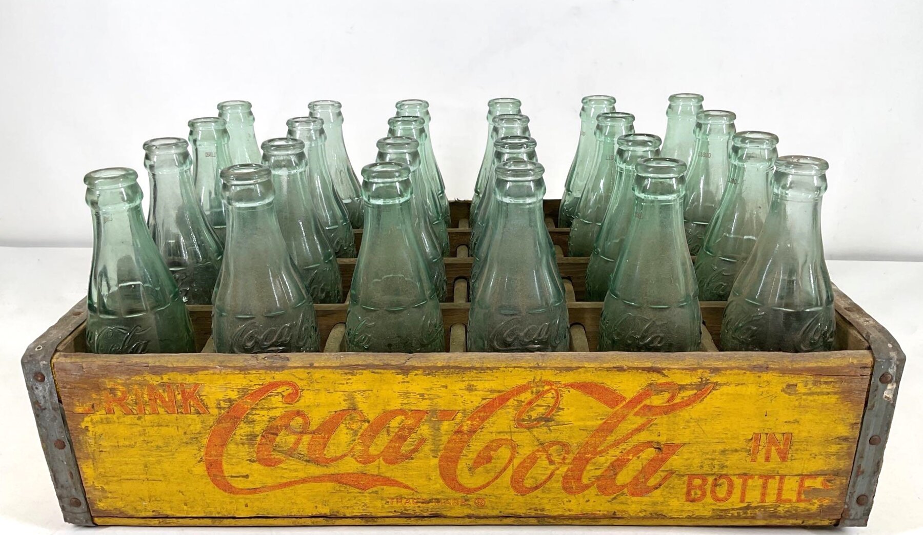 Image for Home and Decor with William Dillon Estate Selections | August 31, 2023 at 8:00 PM