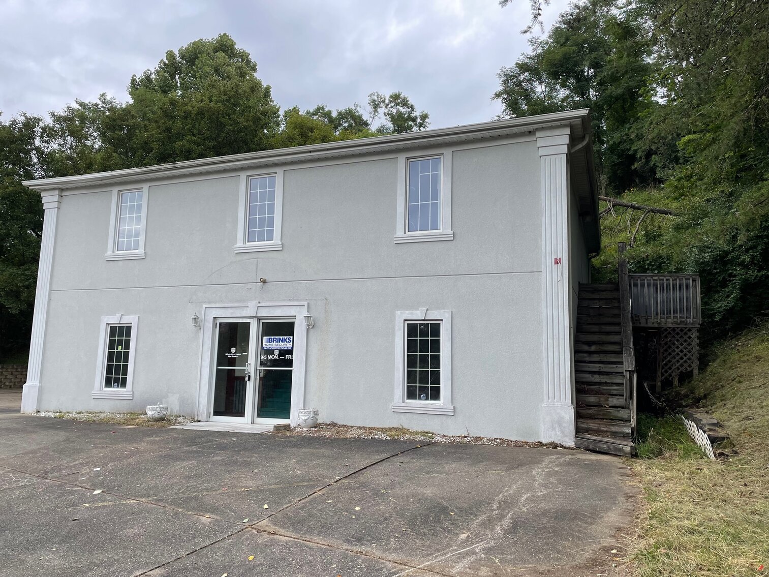 SOLD 104,500 2Story Office Building in Teays Valley