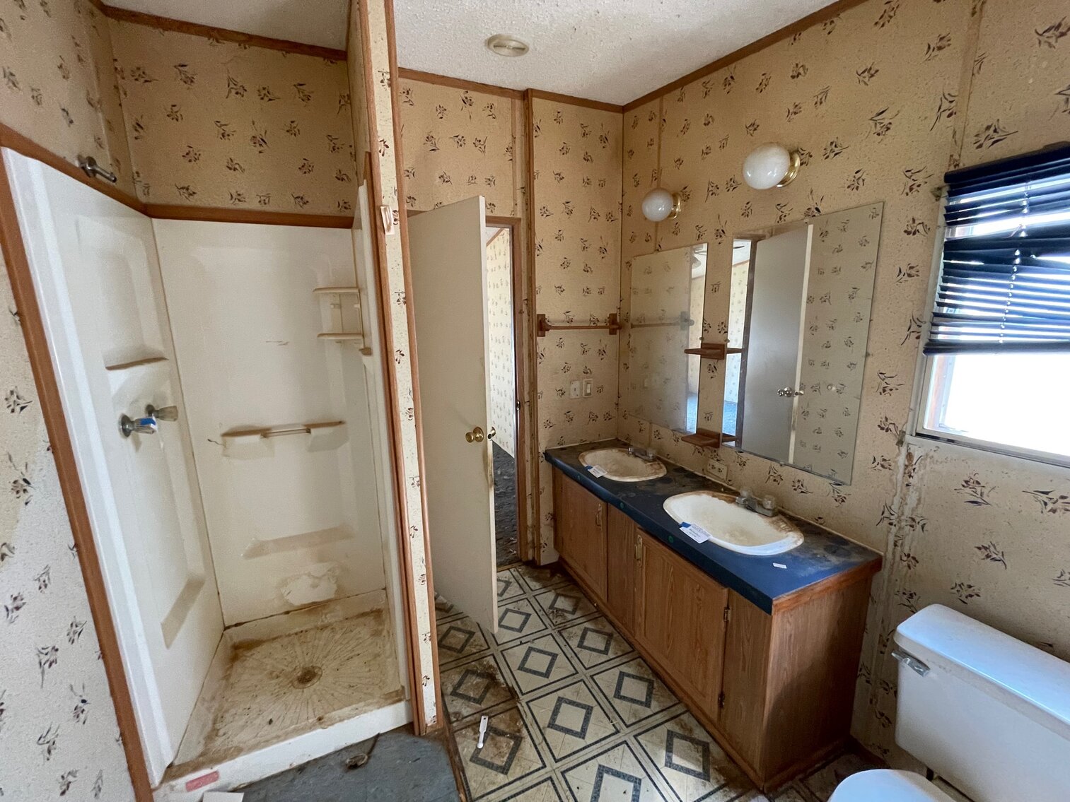 Image for SOLD $23,100 - 3 Bedroom Doublewide Selling to the Highest Bidder