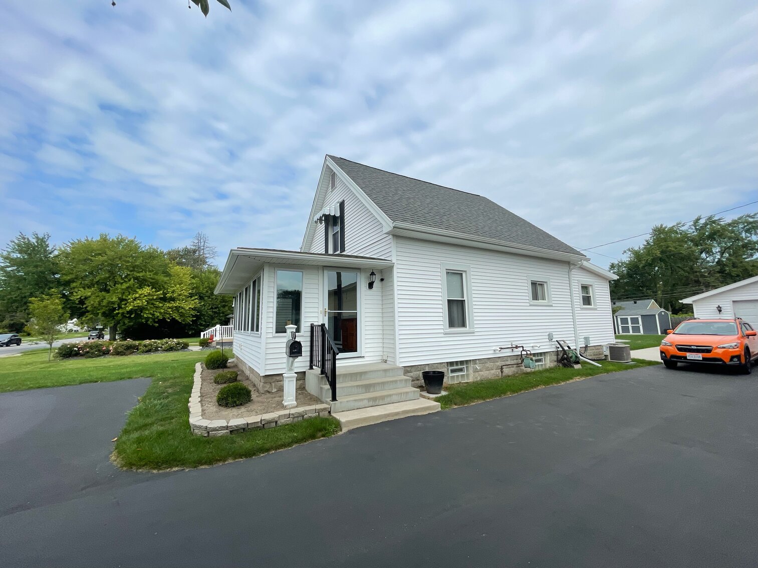 Image for MINIMUM BID AUCTION $69,000! 5322 W Bancroft St