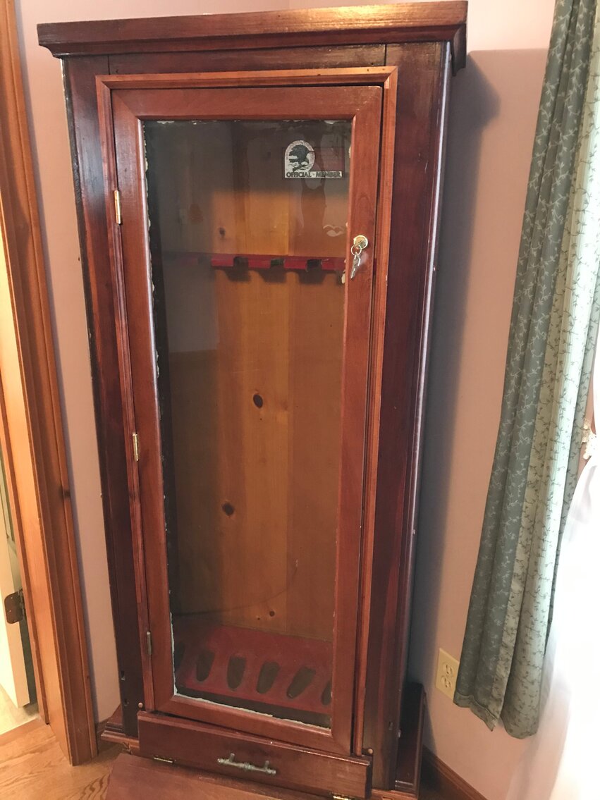 Image for Morgantown, WV – Moving Auction: ’08 Chevy Equinox, ’11 JD X530 Tractor, Tools, Power Tools, Household Items, Décor Items, Furniture, and More!