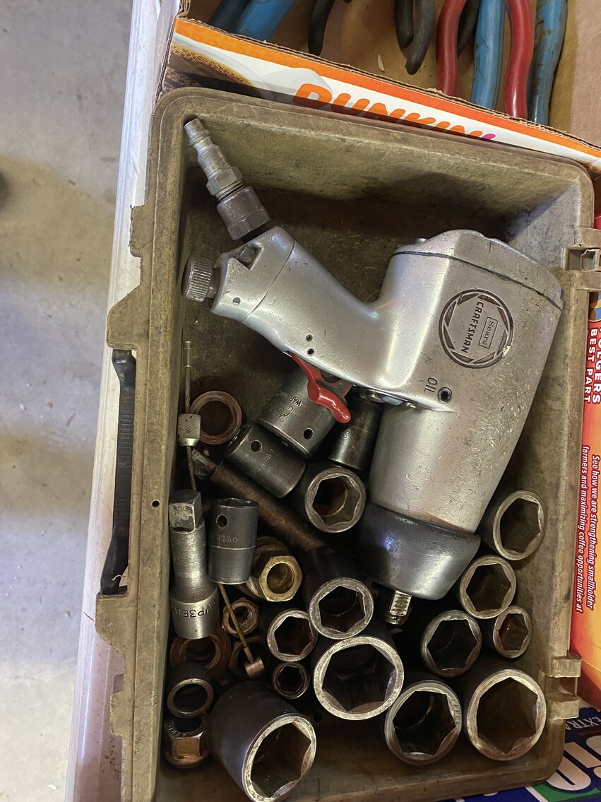 Image for Robert H. Fleenor Estate Sat. Aug. 26th @ 10:00 AM (PERSONAL PROPERTY ONLY) 16131 Fairview Rd. Bristol, Virginia 24201 * 