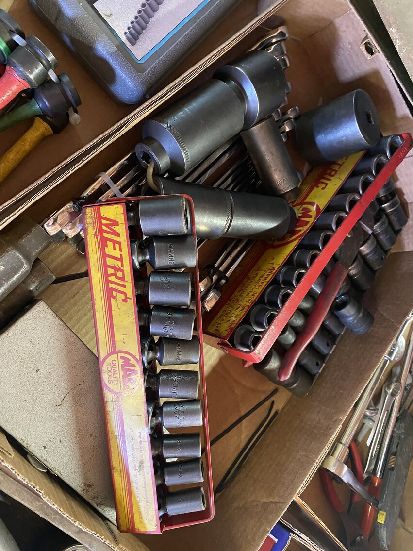 Image for Robert H. Fleenor Estate Sat. Aug. 26th @ 10:00 AM (PERSONAL PROPERTY ONLY) 16131 Fairview Rd. Bristol, Virginia 24201 * 