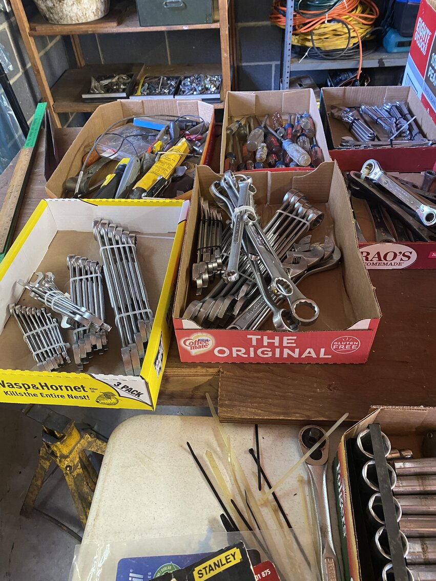 Image for Robert H. Fleenor Estate Sat. Aug. 26th @ 10:00 AM (PERSONAL PROPERTY ONLY) 16131 Fairview Rd. Bristol, Virginia 24201 * 