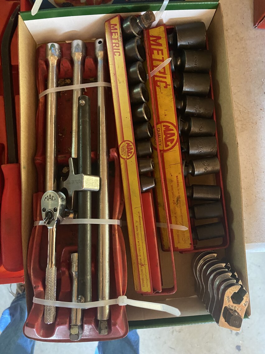 Image for Robert H. Fleenor Estate Sat. Aug. 26th @ 10:00 AM (PERSONAL PROPERTY ONLY) 16131 Fairview Rd. Bristol, Virginia 24201 * 