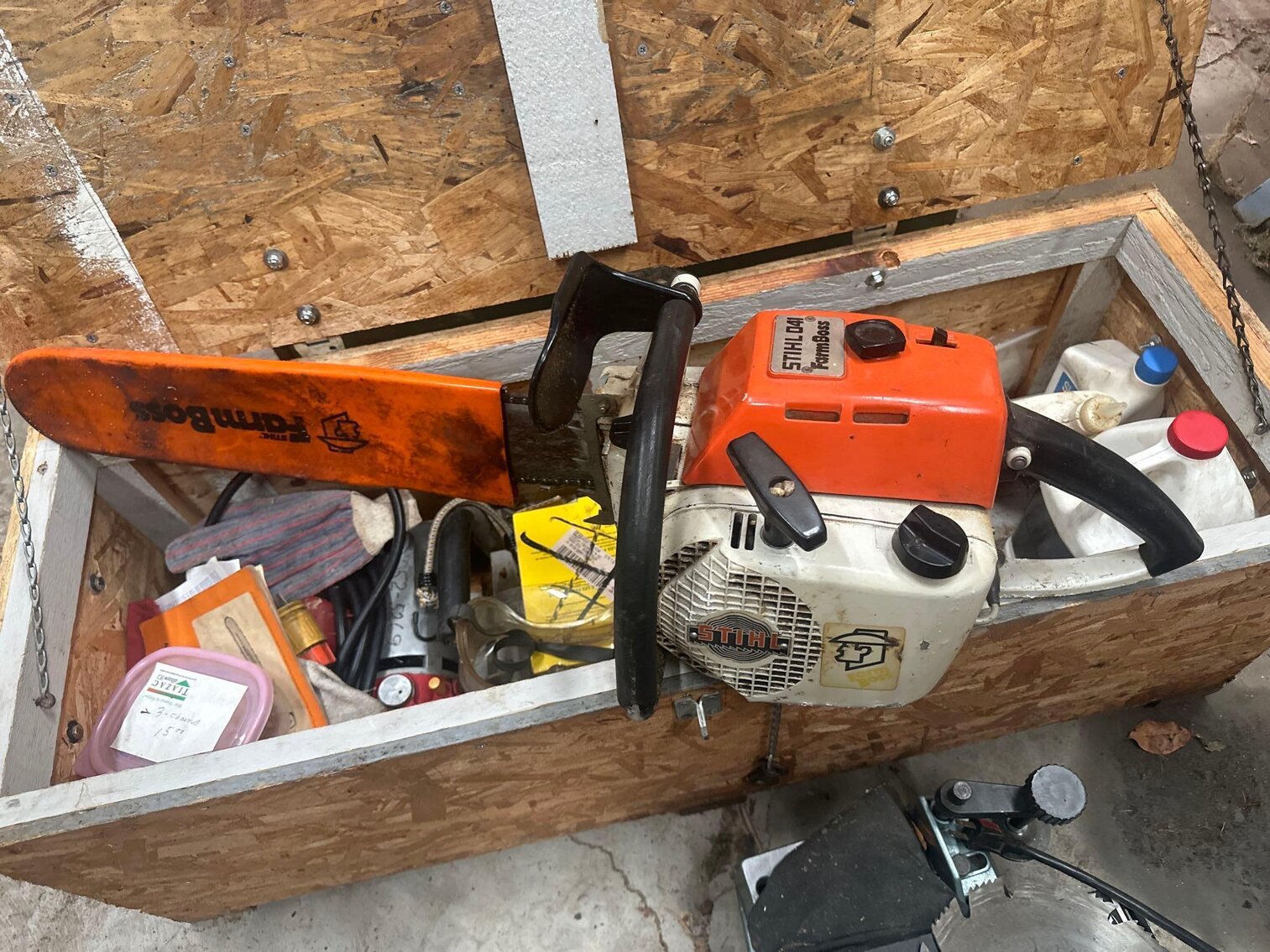 Image for (Sandusky, OH) Tools, Mowers, Canoe, Furniture, Decor - Online Auction (Schenk Road)