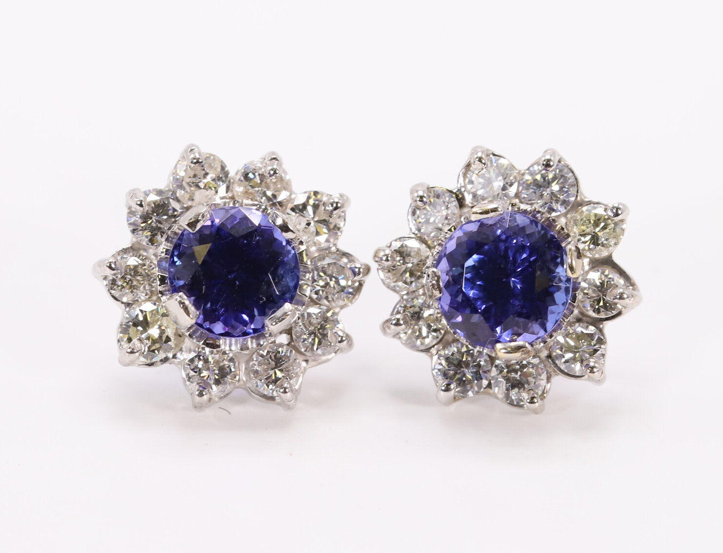 Image for Fine Jewelry and Silver | Fine Art: Day 1 | September 12, 2023 at 10:00 AM