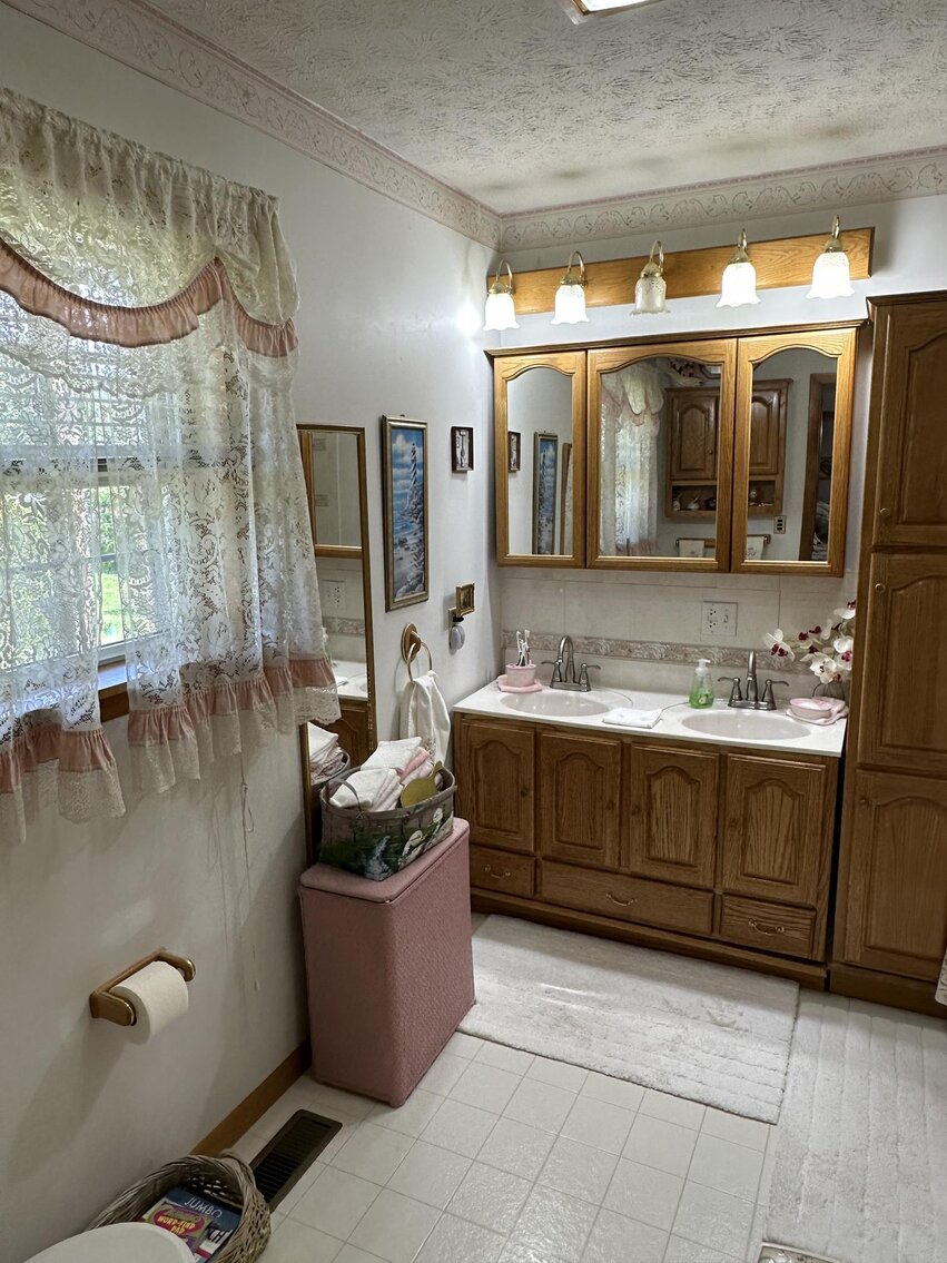 Image for SOLD $165,000 - Clean, Move-in Ready 4 Bedroom Home