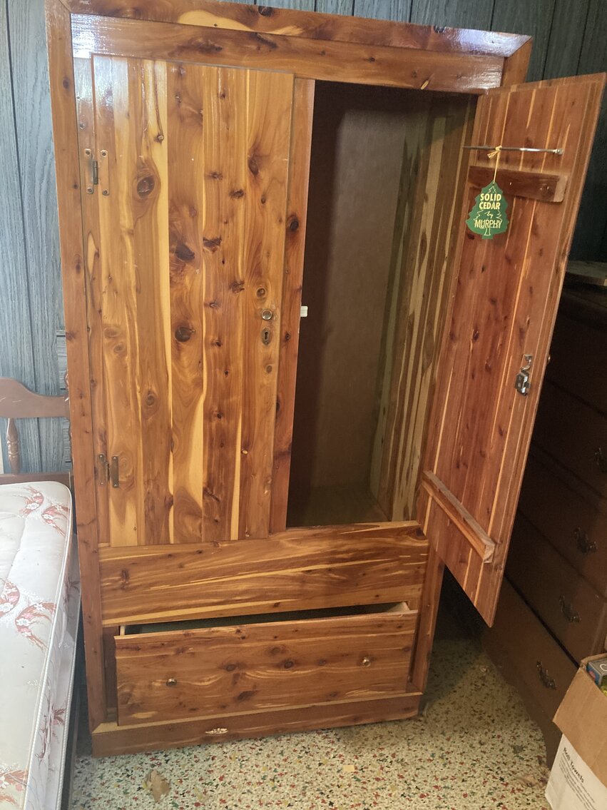 Image for Mather, PA – Antiques & Collectibles, Glassware, China, Kitchen Items, Sterling Jewelry, Lawn & Garden Items