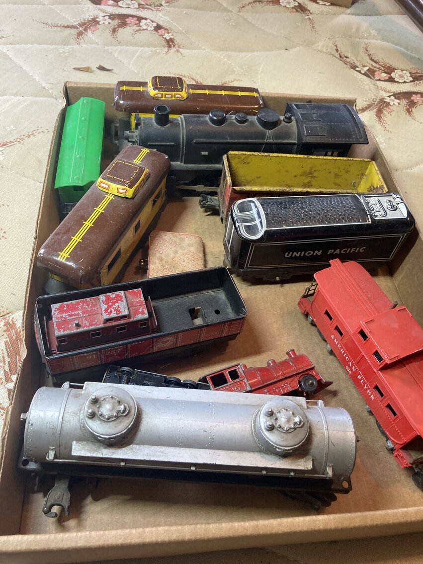 Image for Mather, PA – Antiques & Collectibles, Glassware, China, Kitchen Items, Sterling Jewelry, Lawn & Garden Items