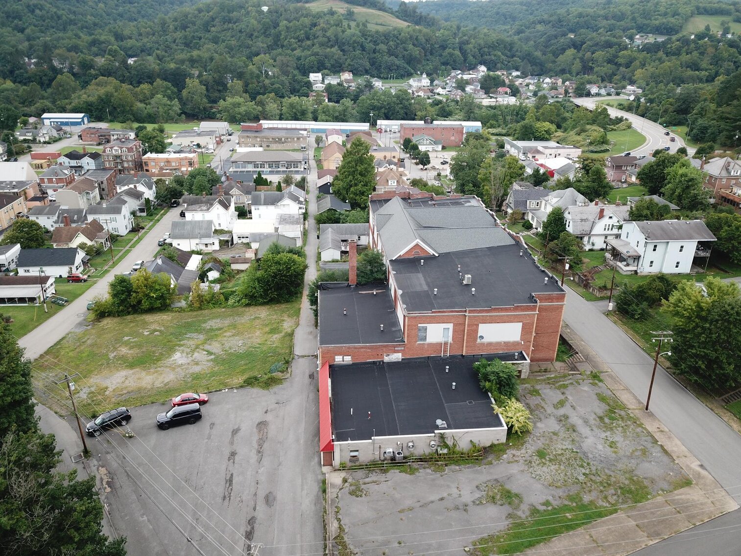 SOLD 50,000 The Former Shinnston Elementary/Fox’s Pizza