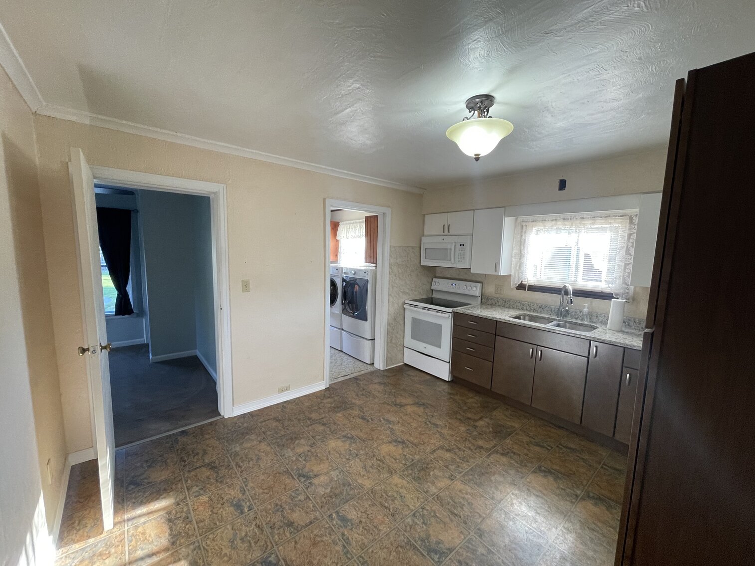 Image for MINIMUM BID AUCTION $69,000! 5322 W Bancroft St