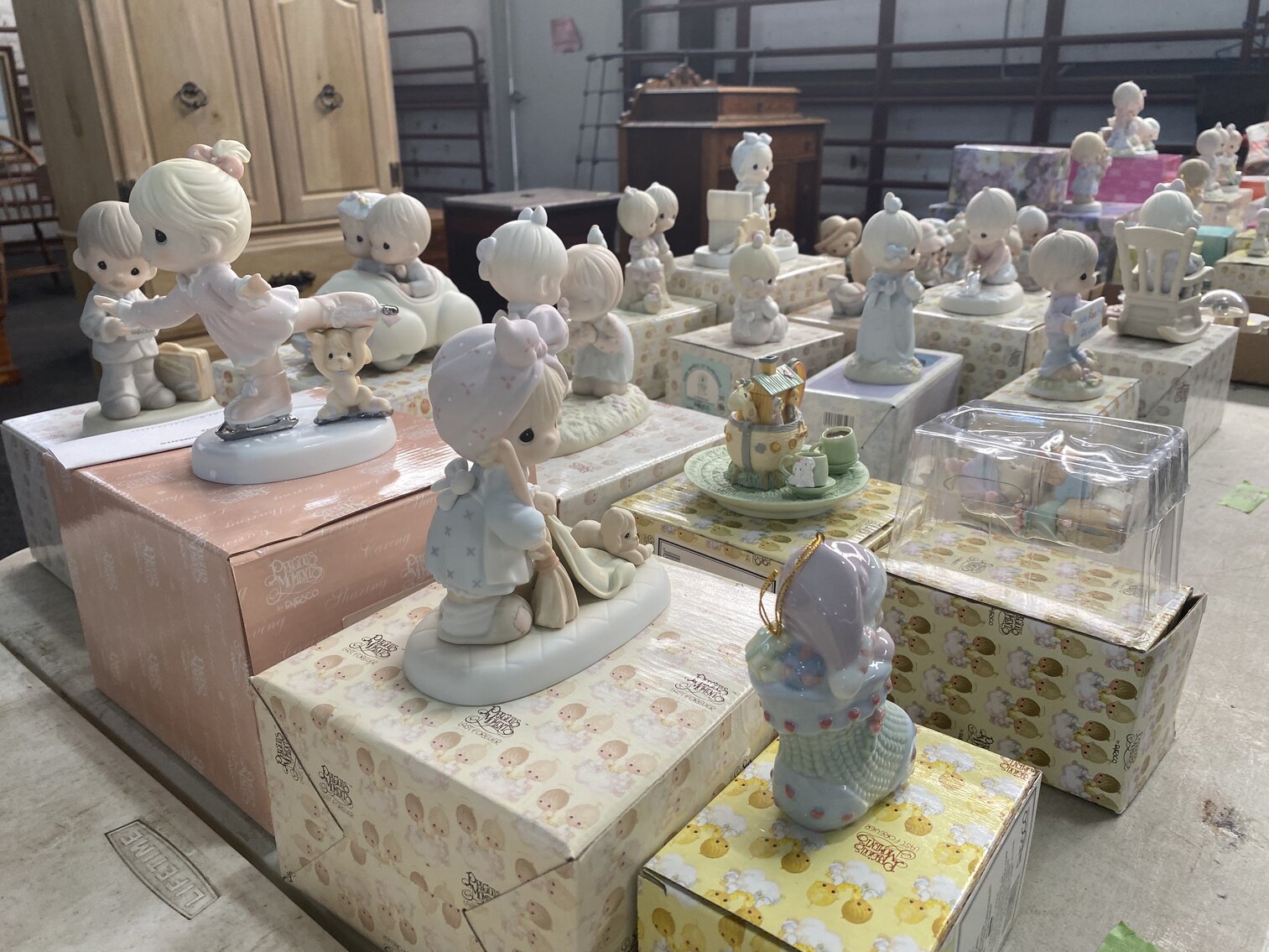 Image for Antique Quilts, Department 56 Christmas, Antiques, Furniture, Collectibles