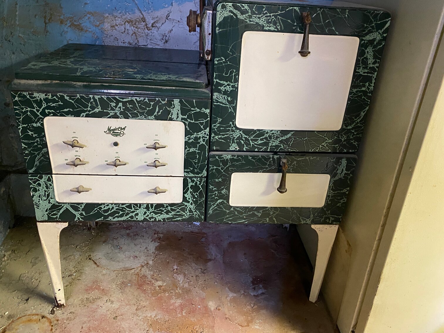 Image for Waynesburg, PA – Estate of Richard A. Blair: Antique & Modern Furniture, Glassware, China, Collectibles, Antiques, Large and Small Appliances