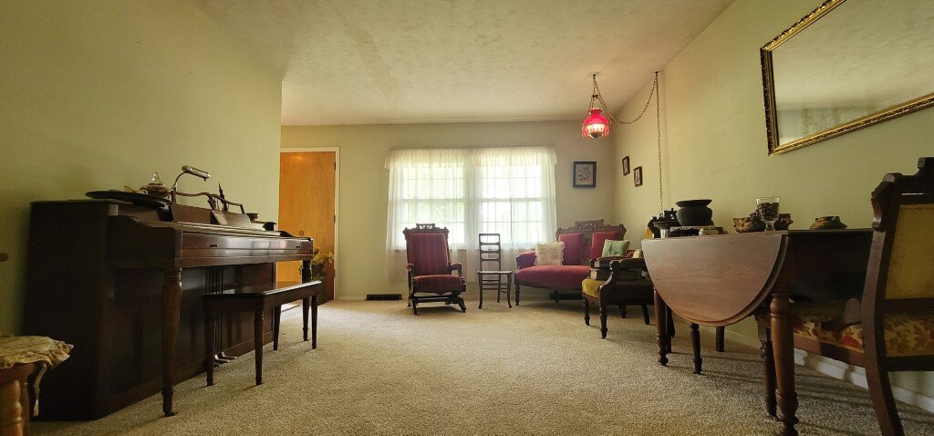 Image for 3 Bed, 2 Bath Live & Online Real Estate Auction Carterville, IL