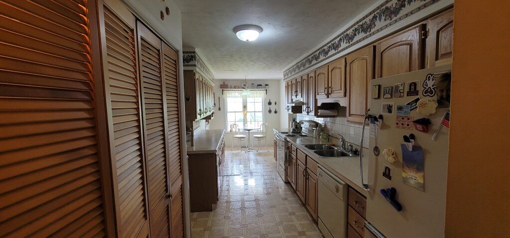 Image for 3 Bed, 2 Bath Live & Online Real Estate Auction Carterville, IL