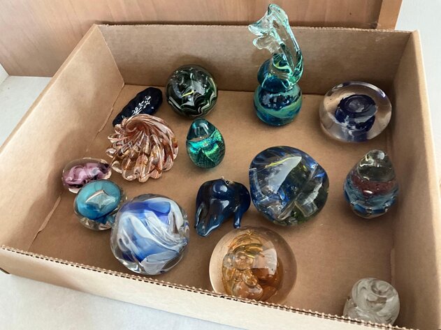 Image for (Toledo OH) Sewing Machine, Furniture, Home Decor, Glassware (N. Watercrest)