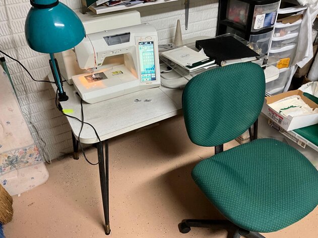 Image for (Toledo OH) Sewing Machine, Furniture, Home Decor, Glassware (N. Watercrest)