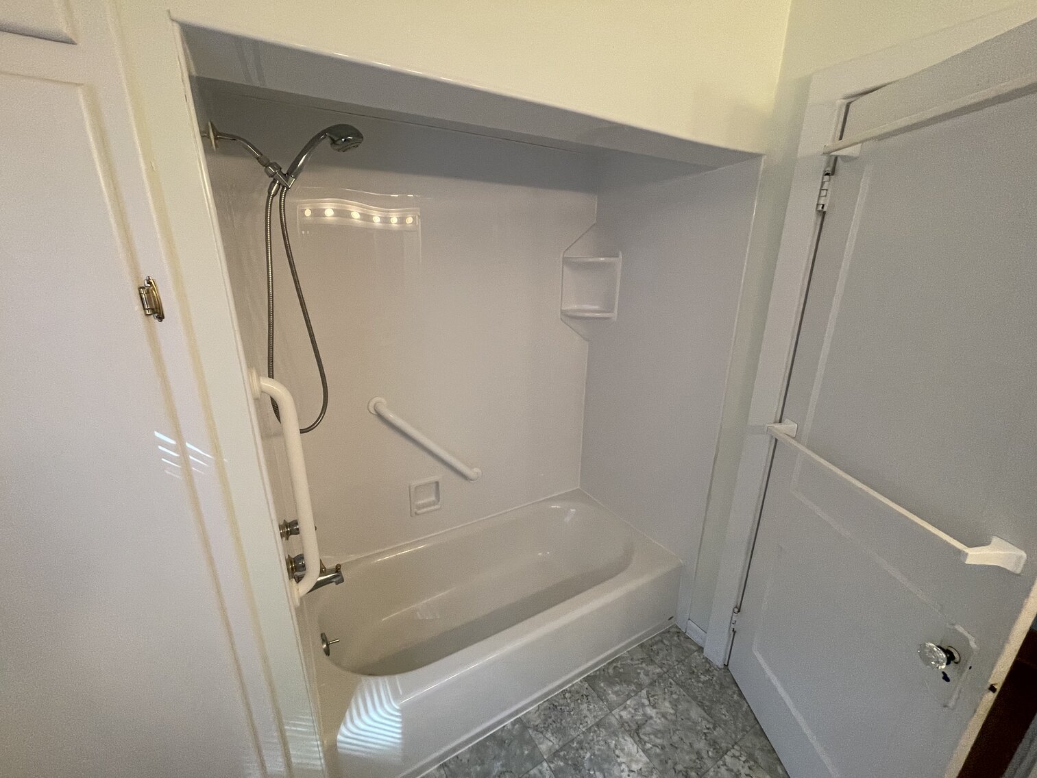 Image for MINIMUM BID AUCTION $69,000! 2025 Hogarth Rd