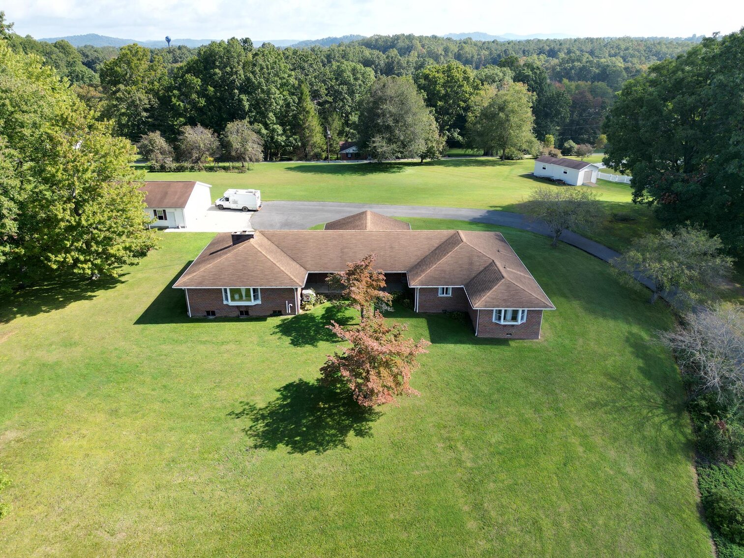 SOLD 550,000 Incredible 4 Bedroom on Over 3 Acres in Summersville