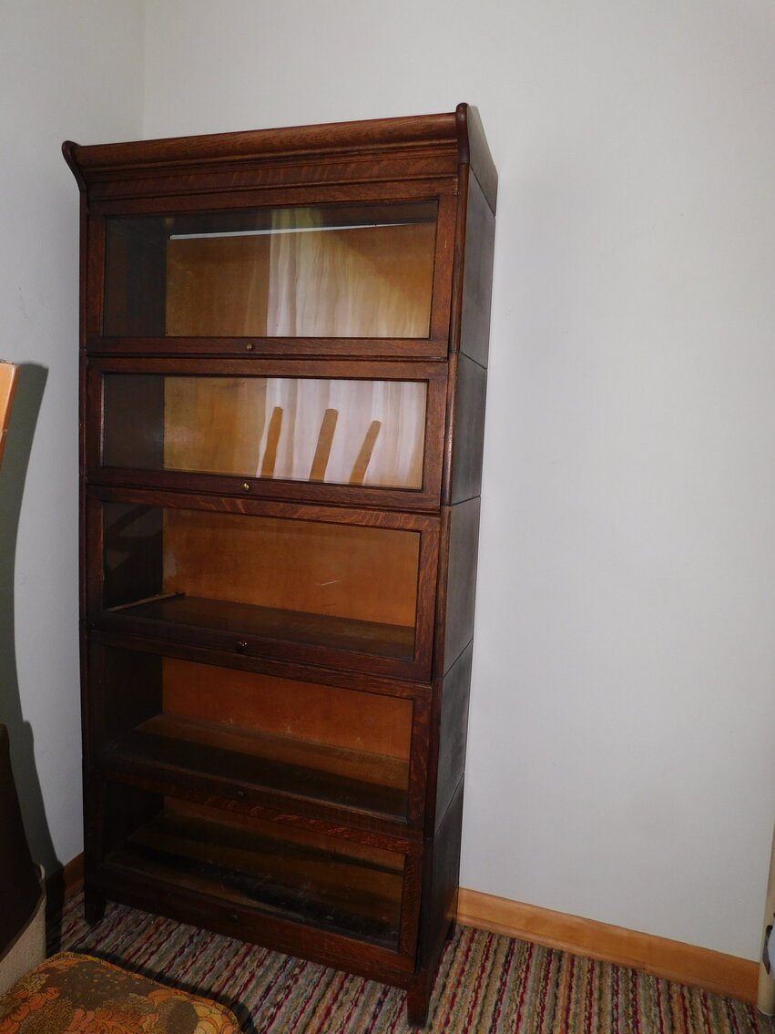 Image for Summersville, WV – Estate of Thomas & Camilla Whitlock: Gravely Lawn Tractor, Antique & Modern Furniture, Glassware, Cast Iron, and much More!