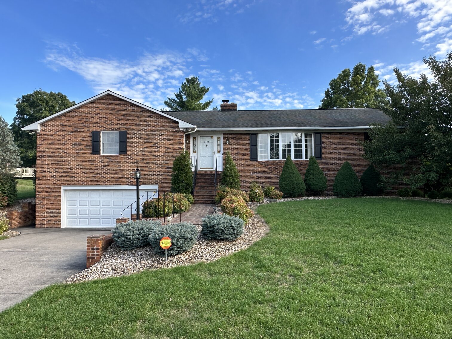 Image for Immaculate 3 BR/3.5 BA Brick Home w/Finished Walk-Out Basement Only Minutes from JMU & I-81--- Belmont Estates