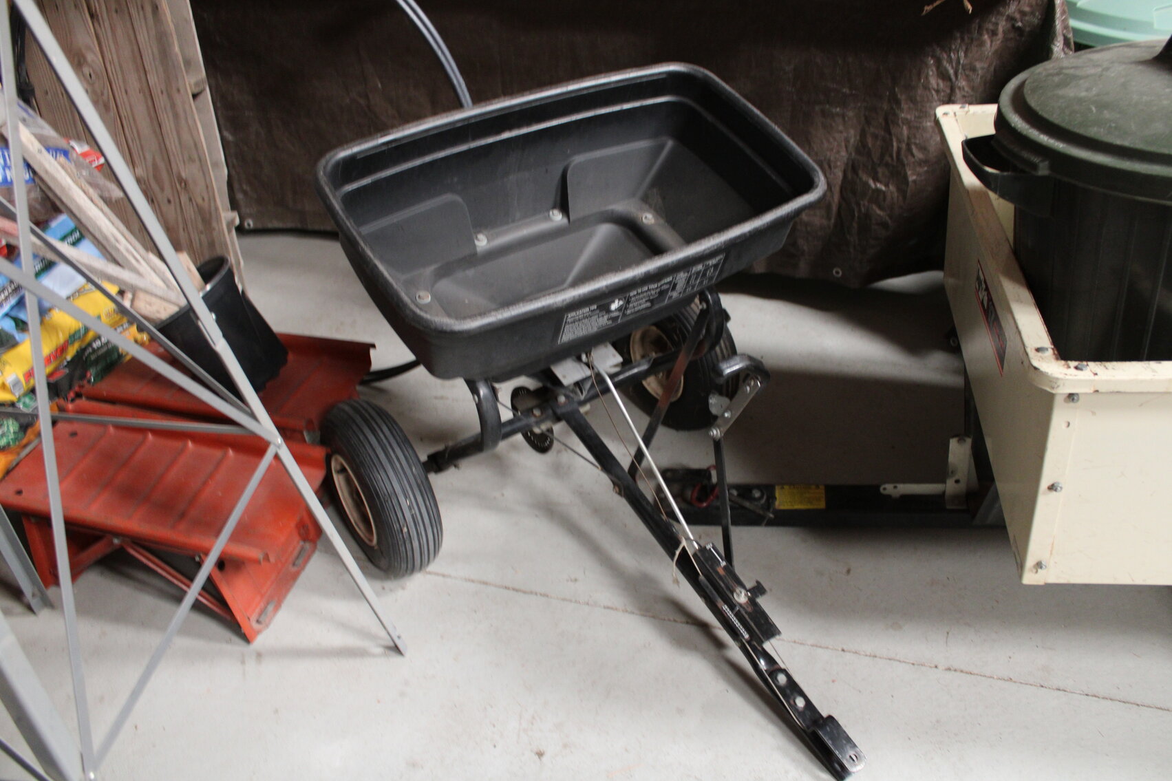 Image for Jim and Twyla Rowley Living Estate Auction