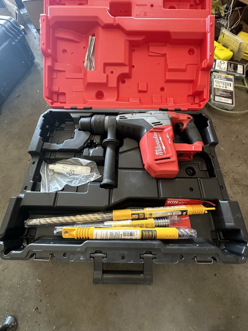 Image for Smithland 3 Bed 2 Bath & Personal Property