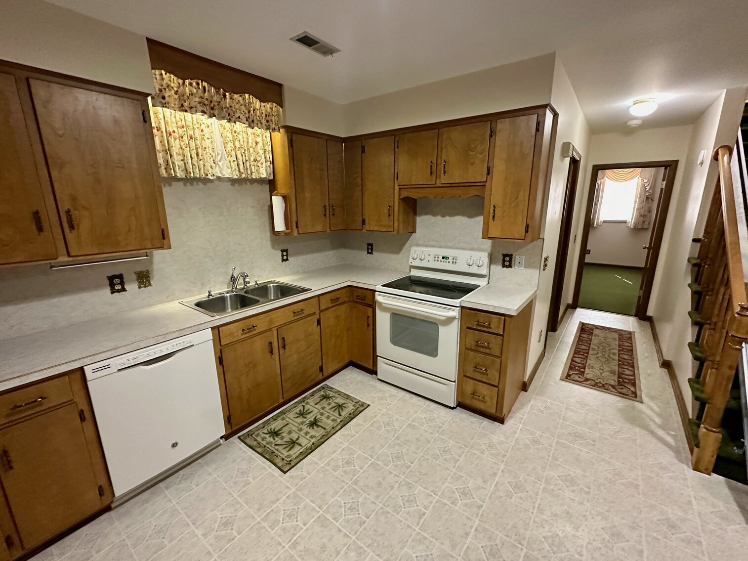 Image for Immaculate 3 BR/3.5 BA Brick Home w/Finished Walk-Out Basement Only Minutes from JMU & I-81--- Belmont Estates