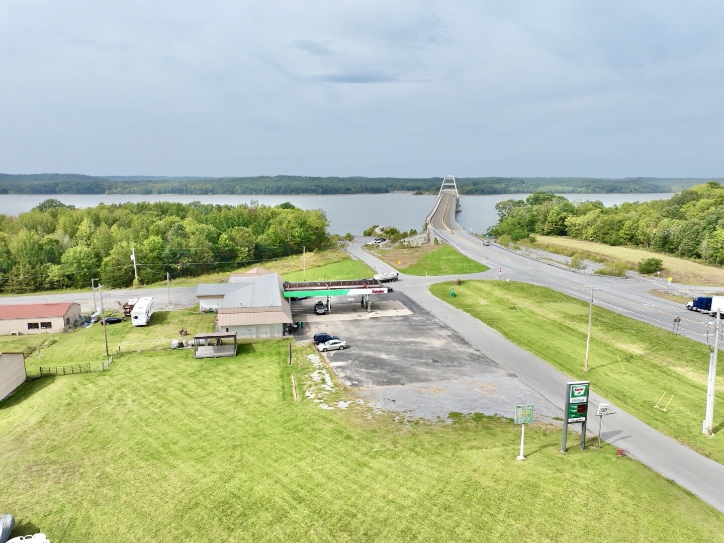 Image for Sinclair Convenience Store & Lake Barkley Liquors Auction