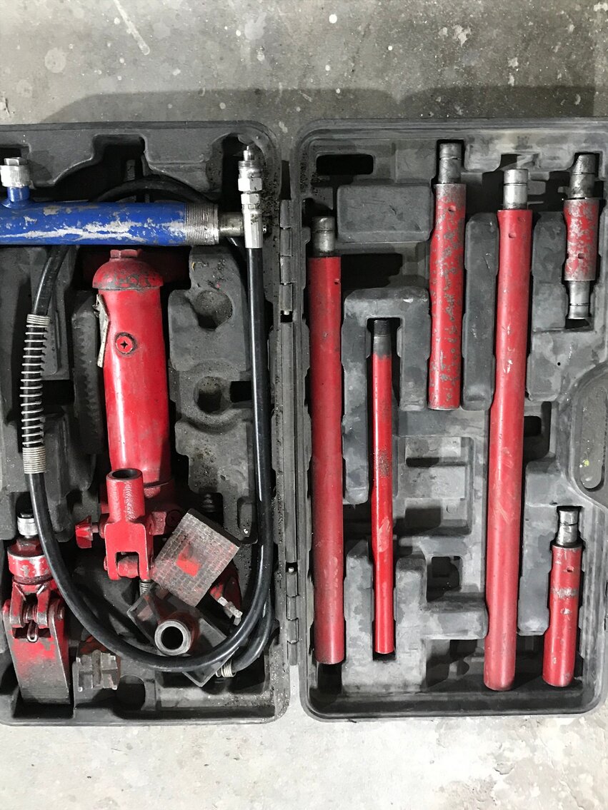 WV Autobody Shop Liquidation Paint Booth, Frame Machine