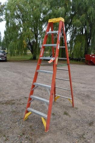 Plumbing & Heating (HVAC) Equipment Moving Auction: Daewoo SE 55 Excavator